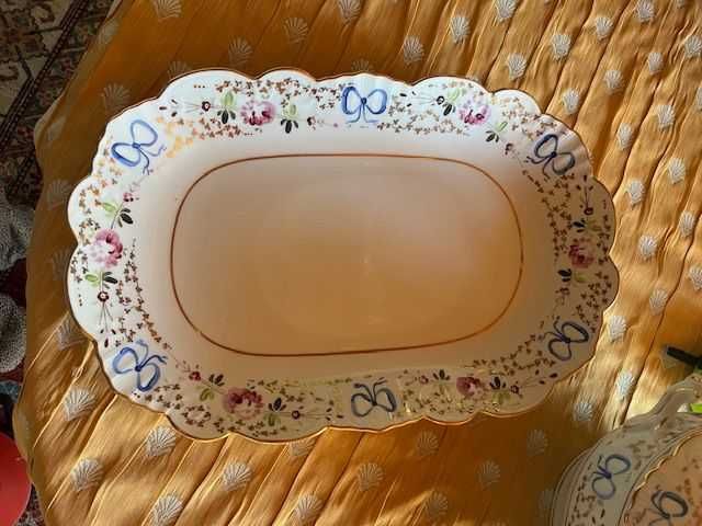 Serviço jantar 70 peças de porcelana pintado à mao Vista Alegre