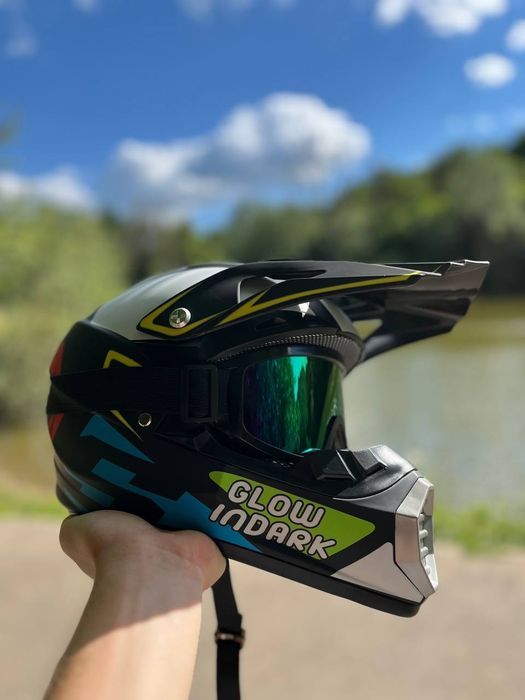 Мотошлем с очками кроссовый