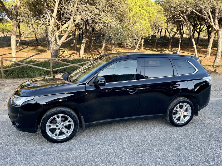 Mitsubishi Outlander — fotografia 2