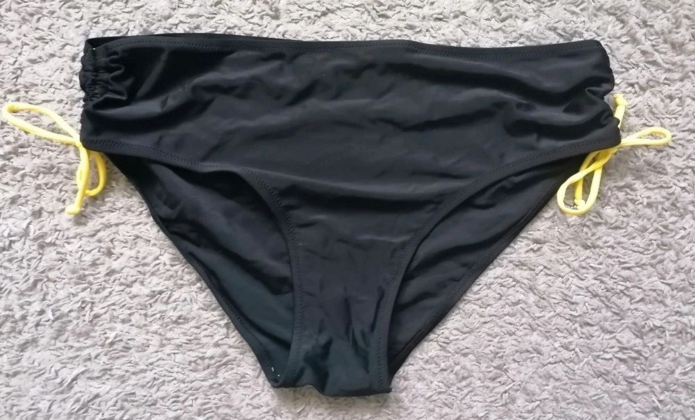 Majtki kąpielowe damskie czarne roz 46