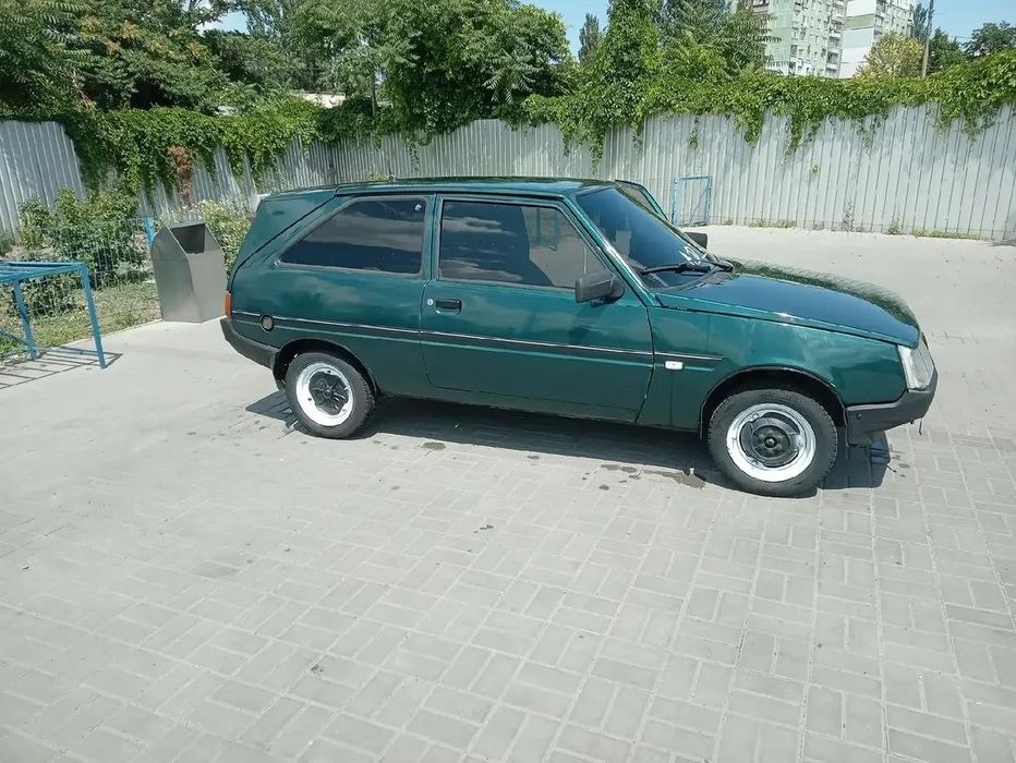 таврия 2001 года,в хорошем состоянии
