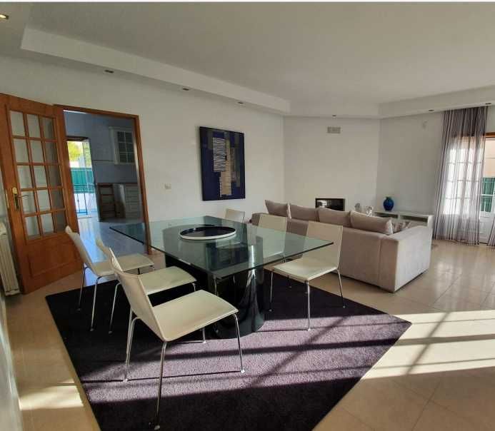 Moradia T4 com piscina e jardim para arrendar – Atalaia, Montijo