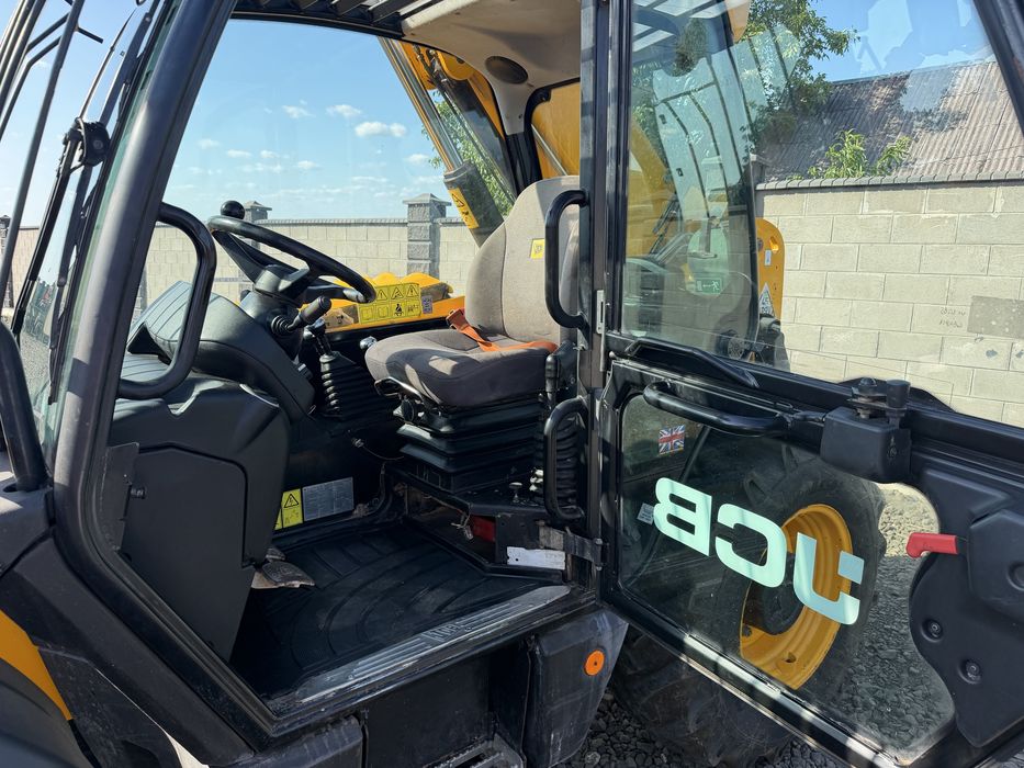 JCB 533-105 2017року погрущик маніту