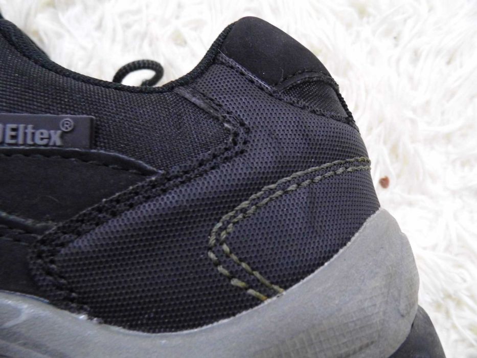 Czarne wodoodporne buty sportowe 44