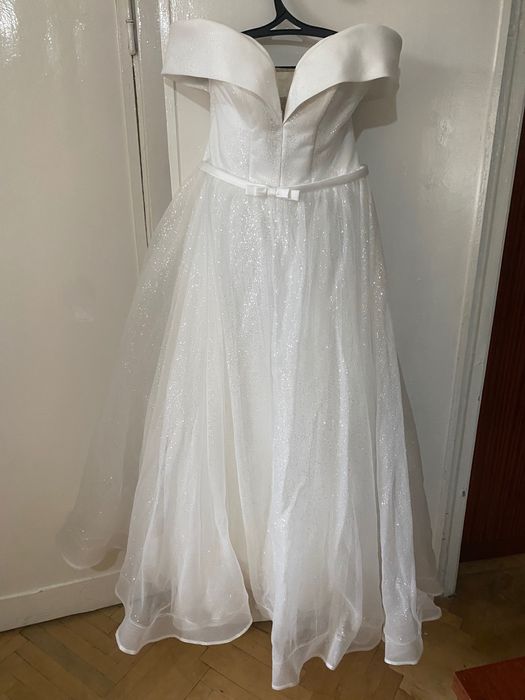 Продам весільну сукню