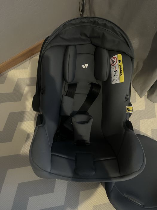 Sprzedam Fotelik samochodowy Joie z bazą ISOFIX