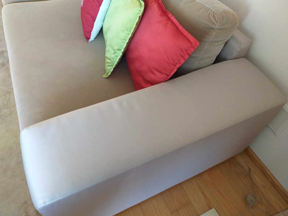 Sofá design bege