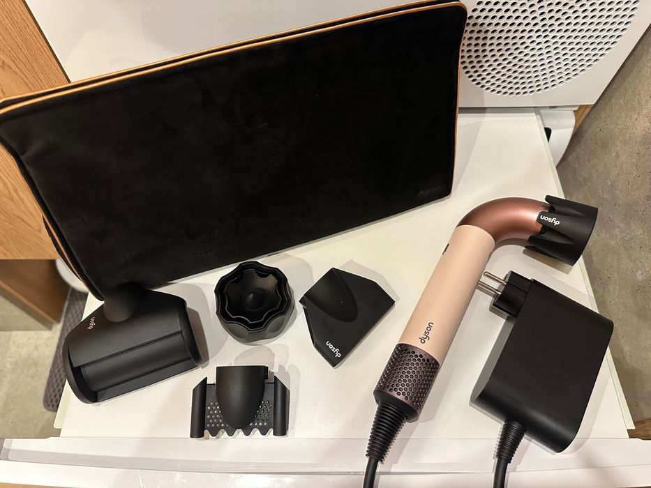 Suszarka do włosów Dyson Supersonic r™ Straight+Wavy