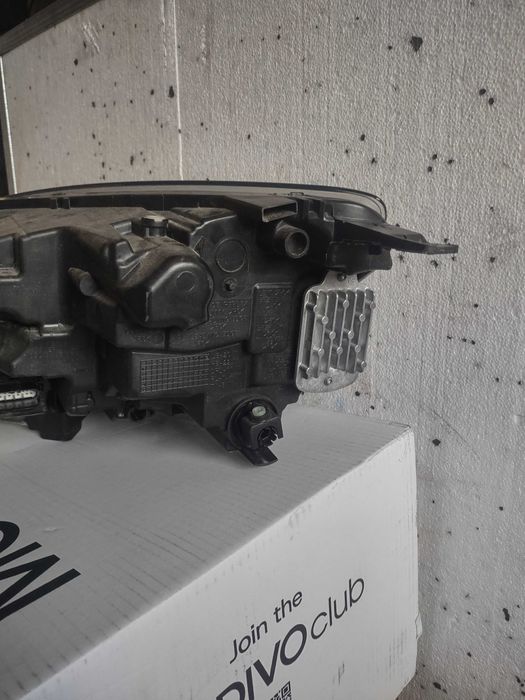 Sprzedam lampe przednia prawa do Ford Kuga