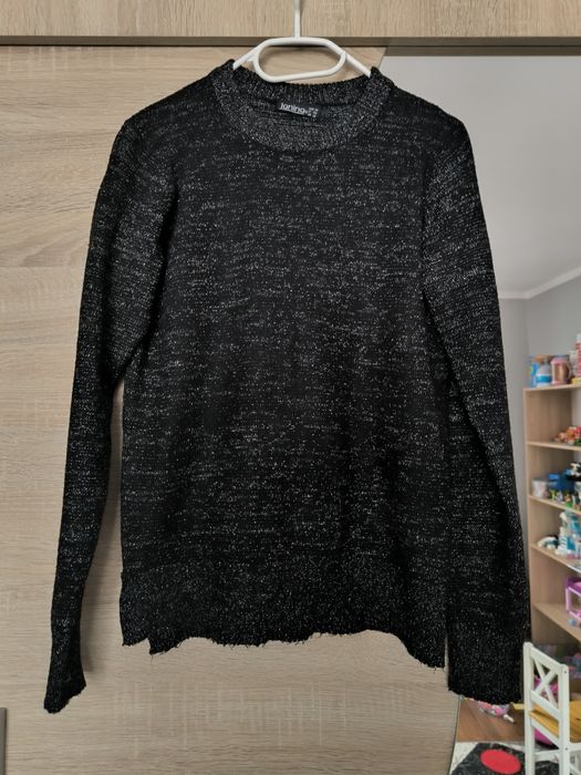 Czarny sweter ze srebrną nitką Janina Kik