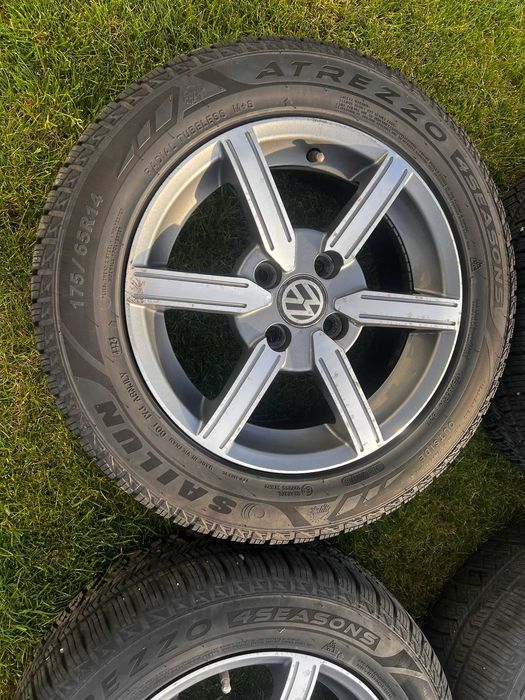 Sprzedam komplet kół VW UP 14” – alufelgi + opony wielosezonowe 2024r.