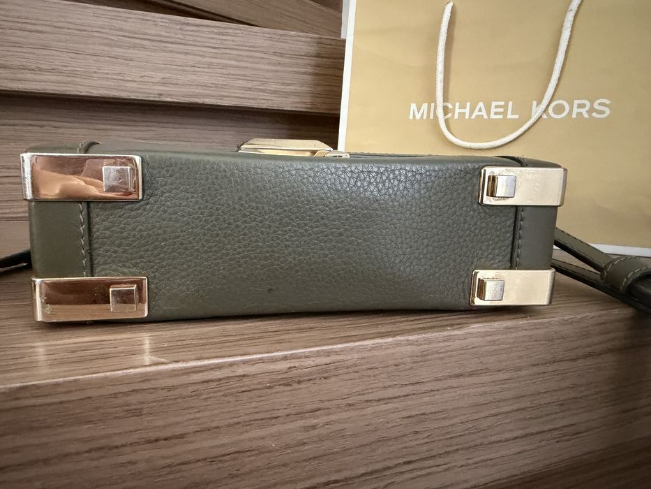 Сумка оливкова Michael Kors Jayne