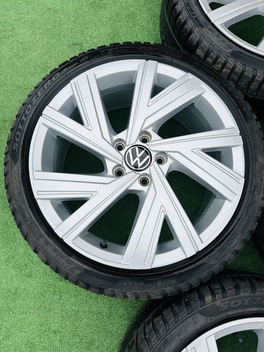 Диски 5/112 R18 VW Skoda Audi 7.5J ET-51 з резиною 225/40 Pirelli 92V