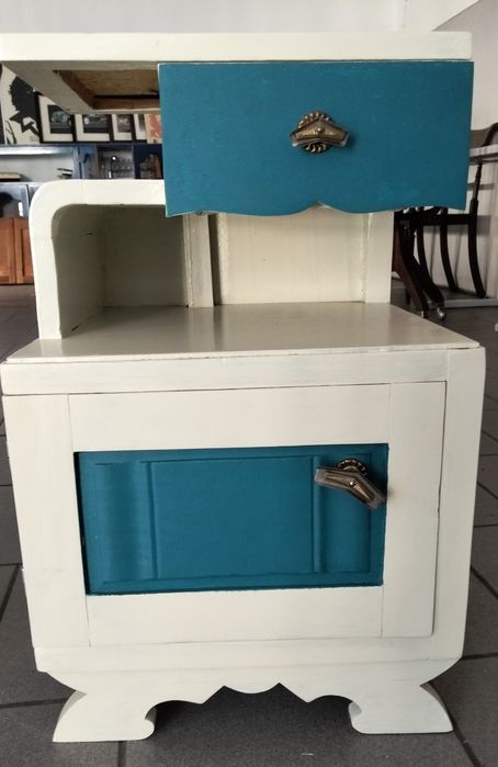 Conjunto de mesinhas de cabeceira vintage