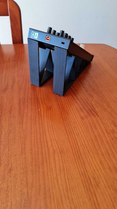 suporte para Traktor Kontrol X1 Z1 F1