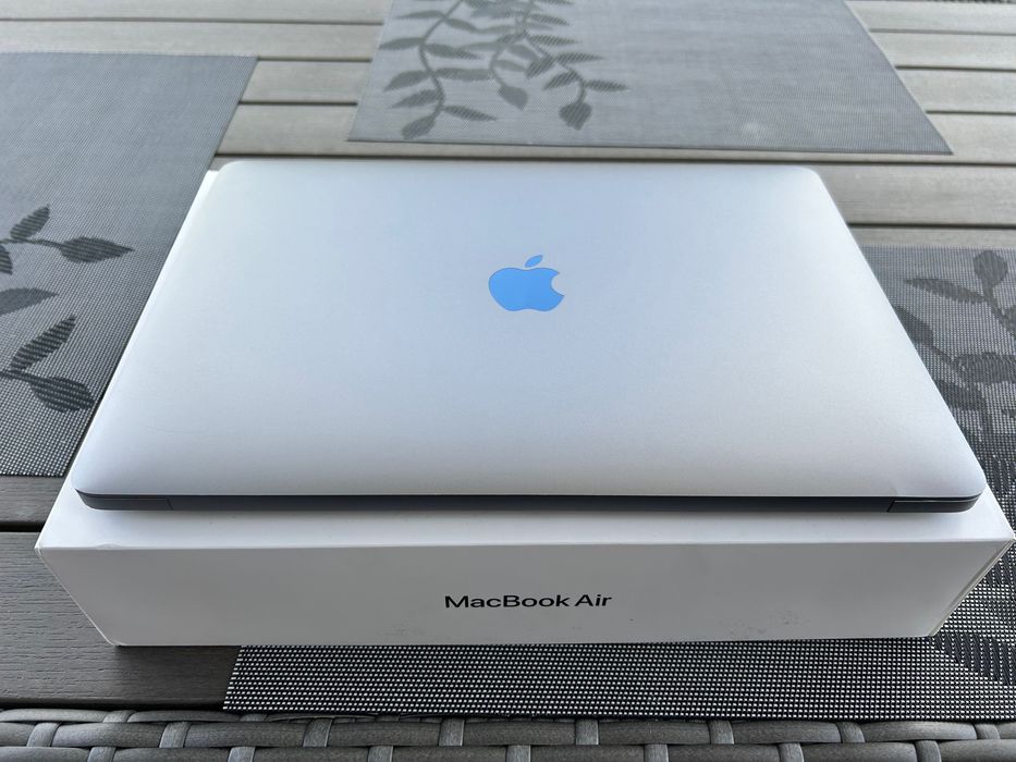 Apple MacBook Air M1 13.3” bat. 93%