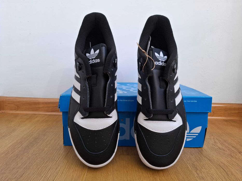 Adidas Rivalry Low. EU 42.5 / 27см