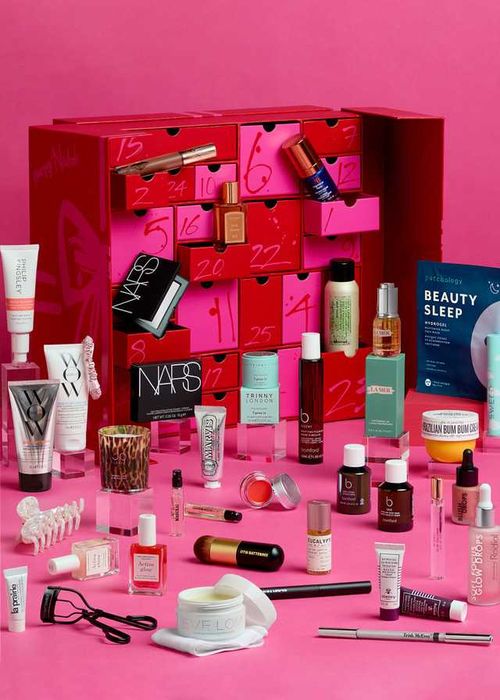 Лише ОДИН в наявності набів від бренд-магазину Harvey Nichols London- Beauty and Fragrance Advent Calendar - вмісткістю на  £1200