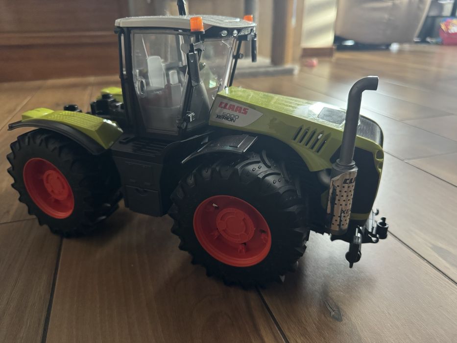 Bruder claas xerion 5000