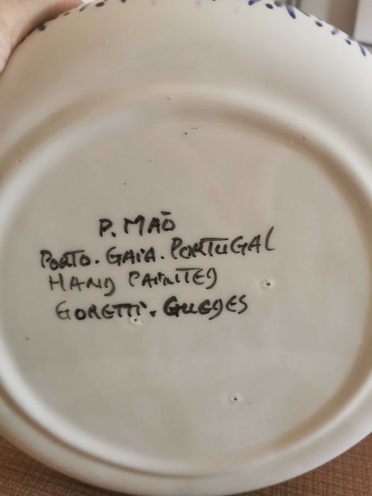 Taça grande em porcelana em tons azul pintada à mão