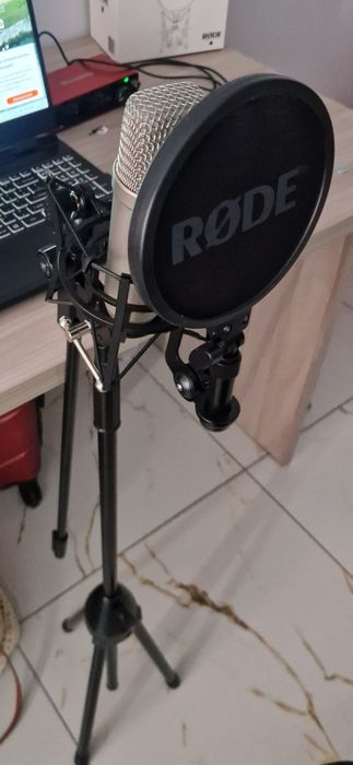 Mikrofon RODE NT1-A Complete Vocal Reciording ze stojakiem plus popfilter