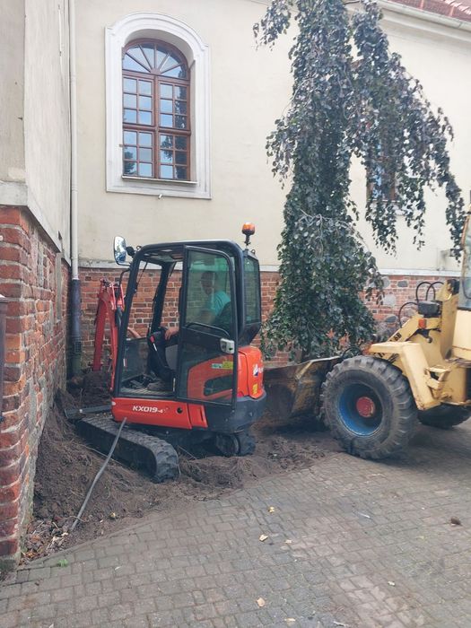 Uslugi ładowarką,minikoparką,koparko-ładowarką,uslugi transportowe