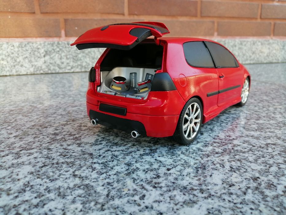 Miniatura 1/18 golf V gti