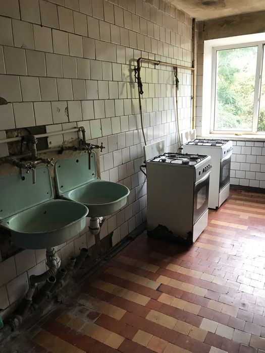 Продам кімнату в гуртожитку!метро Васильківська