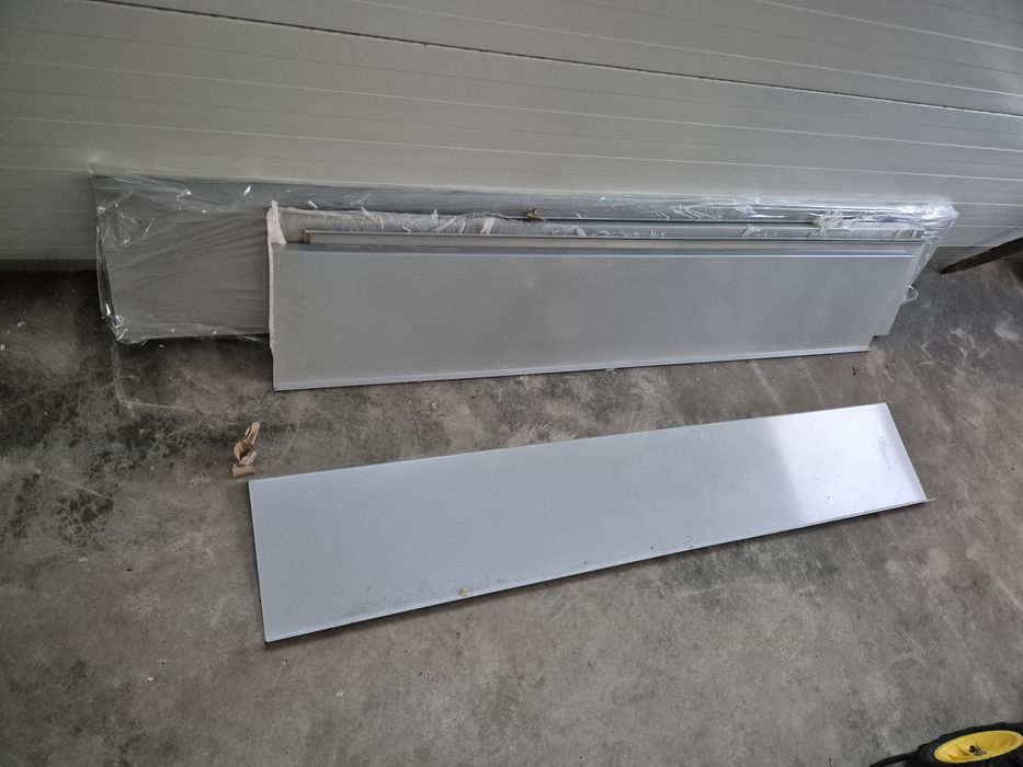 Parapety zewnętrzne stalowe solidne 30cm 2mm rózne długości