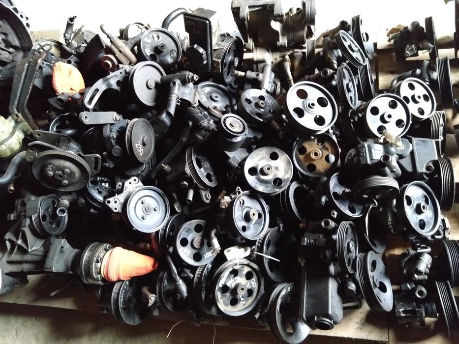 ГУР насос гидроусилителя руля V40-S40-T4-A3-A4-B5-Bora-Golf 2-Golf 3