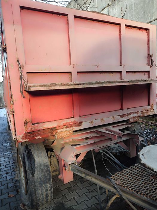 Прицеп бортовий  вживаний