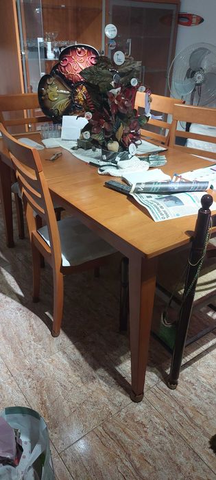 Mesa com cadeiras