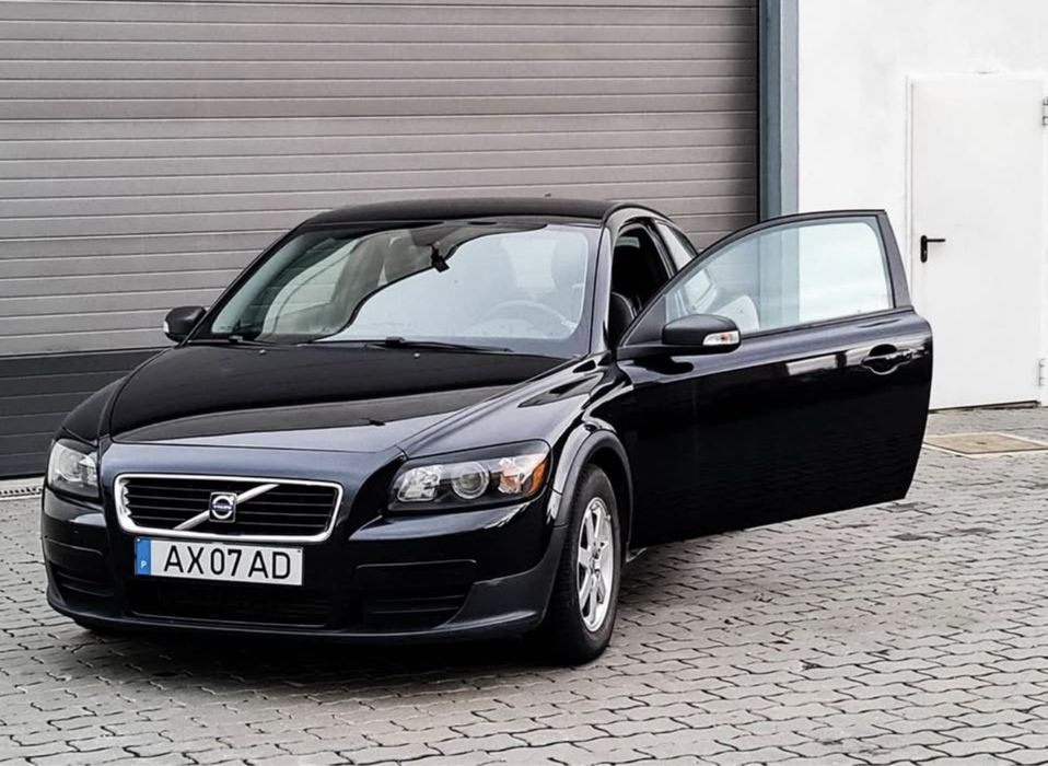 Volvo C30 Hatchback- apenas 4,10 lt aos 100km