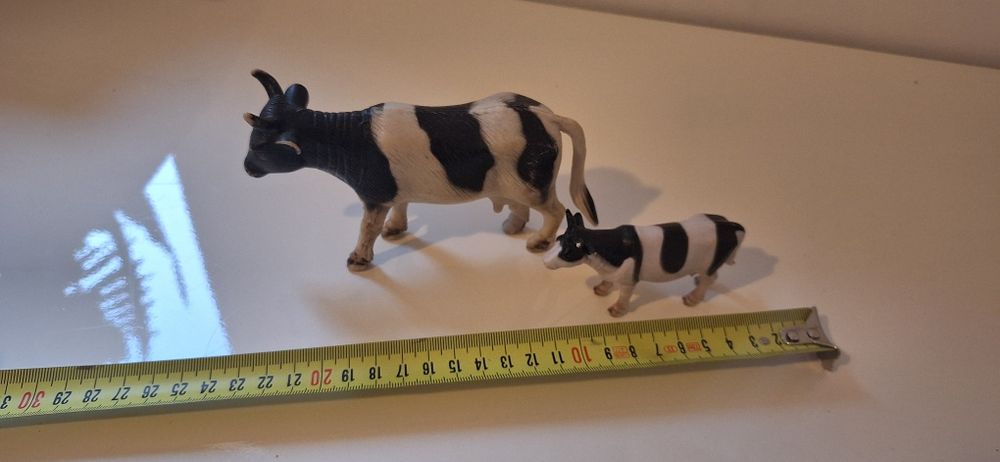 Zestaw 2 figurek krowy/byka