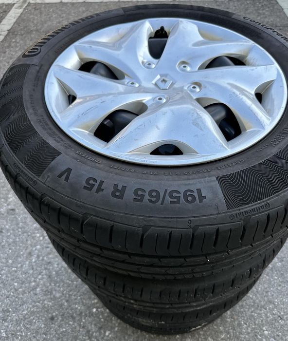 комплект шин 195/65R15