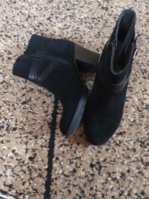 Замшеві жіночі ботінки