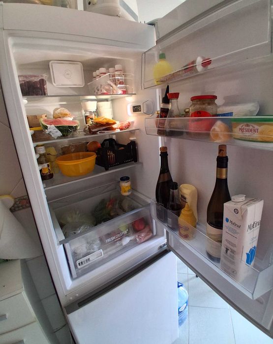 Frigorífico Combinado Ariston Hotpoint como novo