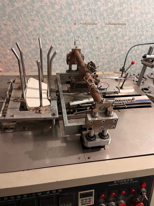 Станок для виробництва паперових стаканів