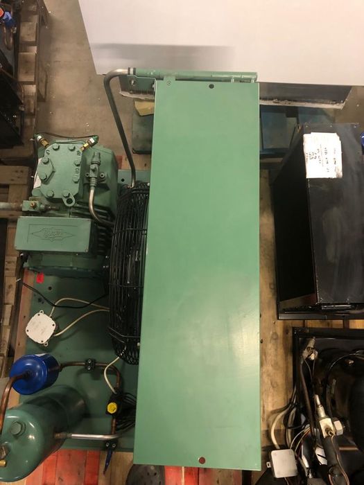 Агрегат на пластині в холодильні камери