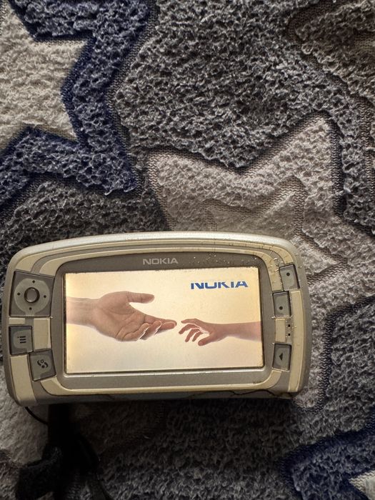 Nokia  7710  telefon