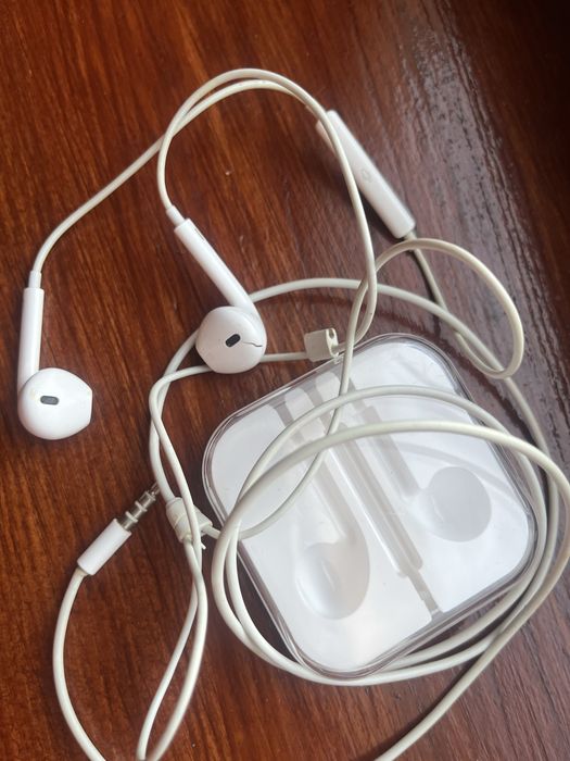 Навушники Apple дротові