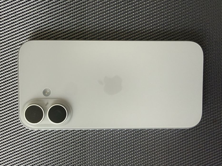Продам IPhone 16 White 256 gb Neverlock Айфон