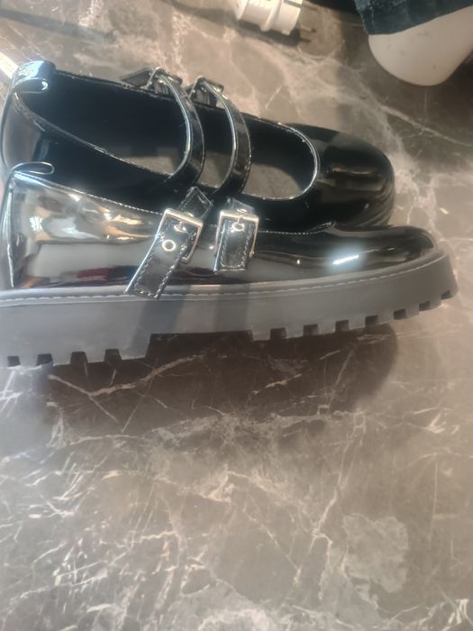 Туфли школьные лаковые