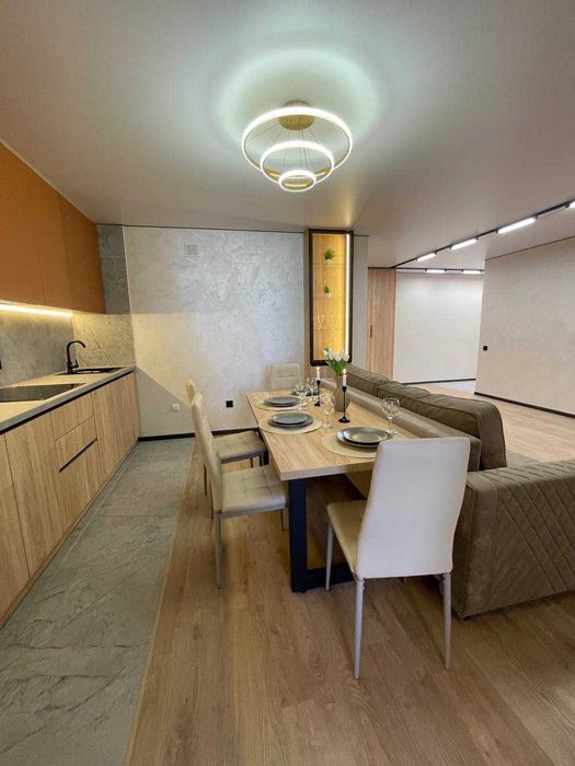 Сучасна квартира вул.Київська, кухня-студія + 2 кімнати