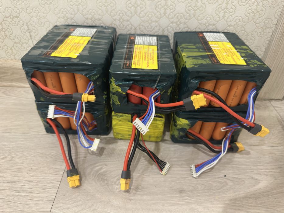 Батки з трофейних молній і фпв, всі працюють