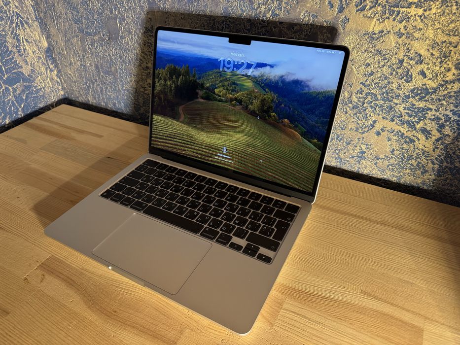 Macbook Air 2024 m2 8/256 Silver