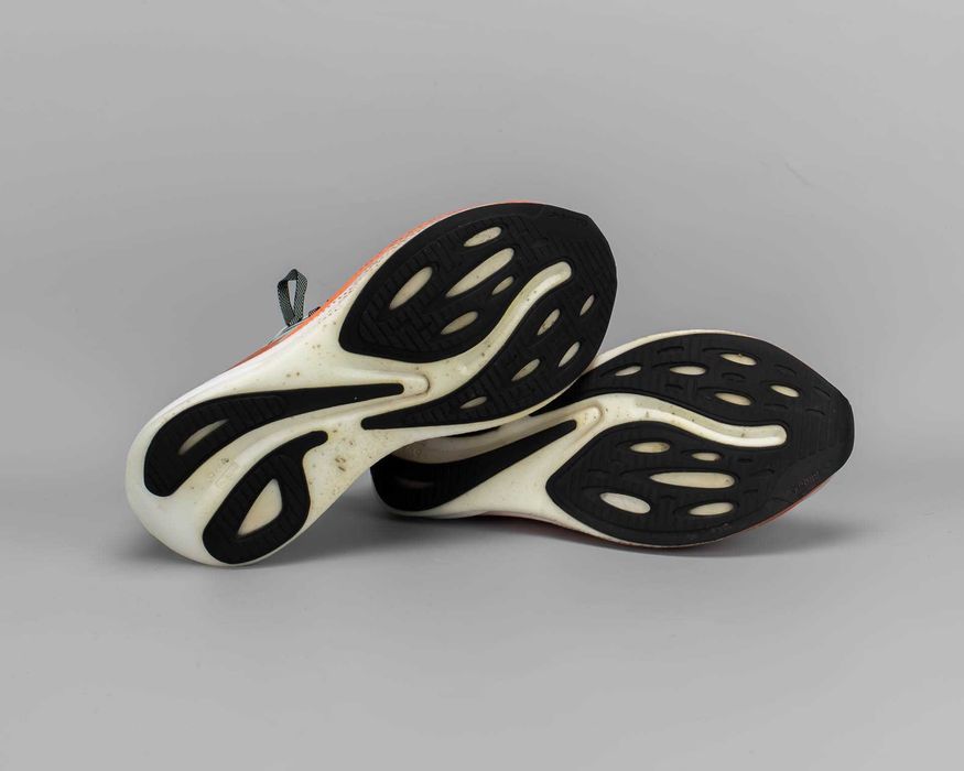 Крутые беговые кроссовки Brooks Hyperion Max.40 размер