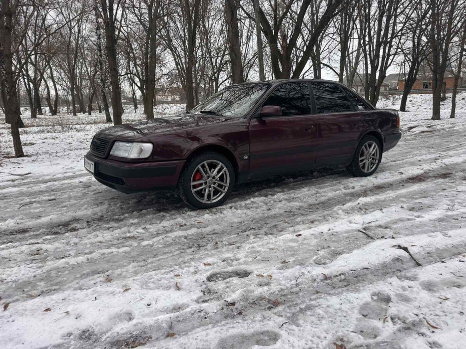 Авто Ауді А4 100