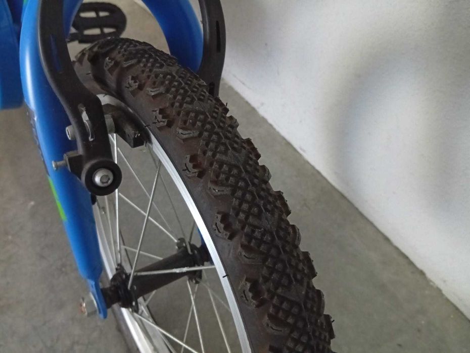 Bicicleta de criança como nova