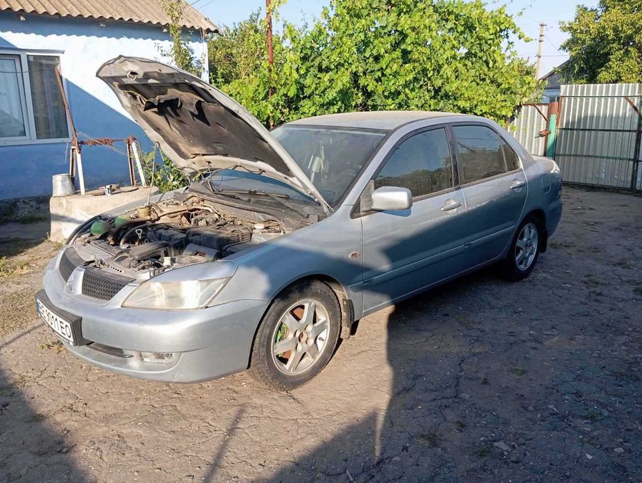 Автомобіль митсубиси лансер 9